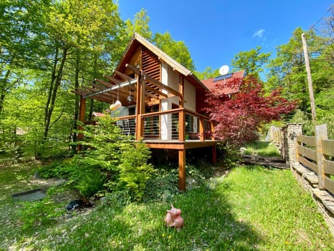 Property building, Spring, Garden