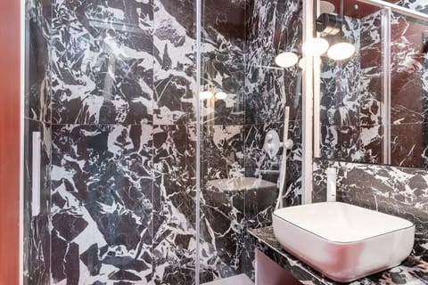 Suite de charme-Expérience unique et raffinée Apartment in Villeurbanne