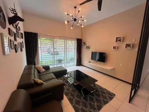 Communal lounge/ TV room, TV and multimedia, Living room, Seating area, Evening entertainment