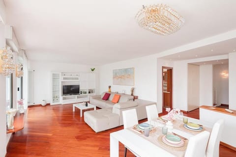 Villa Luna by Comorooms Villa in Como