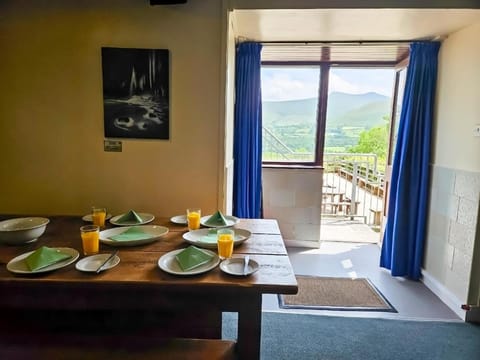 Traditional Welsh Longbarn House in Glyn Tarell