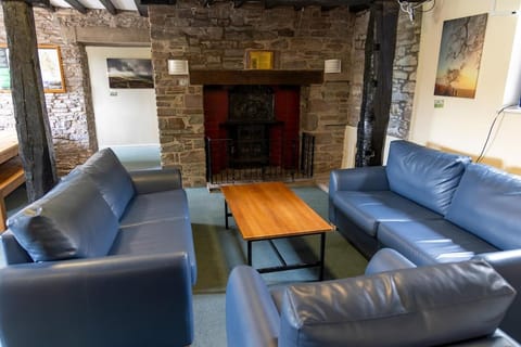 Traditional Welsh Longbarn House in Glyn Tarell