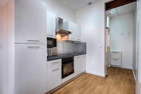 Proche Gare, parking couvert, Wifi Apartment in Bourgoin-Jallieu