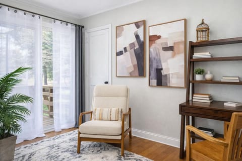 The White Castle - King Bed plus Office House in Appleton