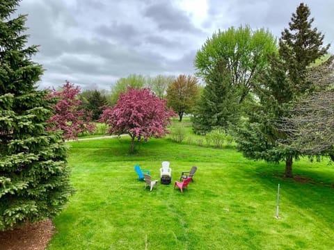 The White Castle - King Bed plus Office House in Appleton