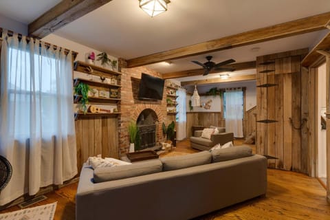 New Playground Hot Tub Games and Broadway Buzz House in Nashville