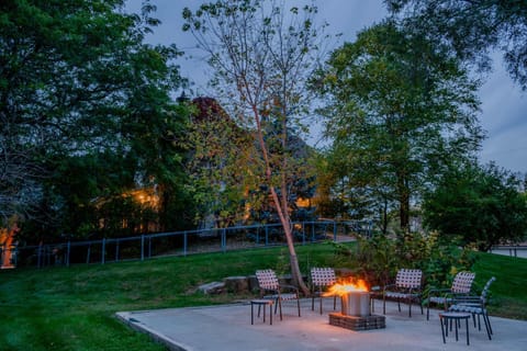 Urban Farmstead Family Retreat - Game Barn House in Appleton