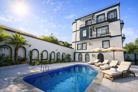 Property building, Swimming pool