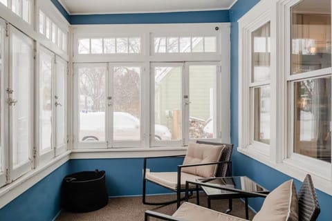 Downtown Home off College Avenue - Lawrence University House in Appleton