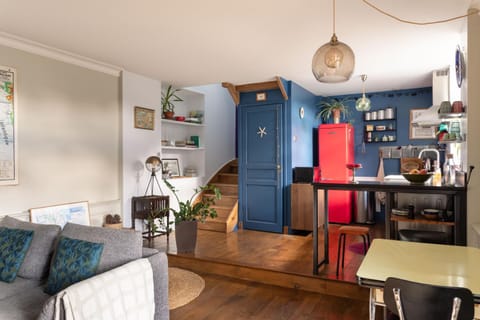 Kitchen or kitchenette, Living room