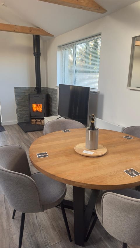 Cozy 2-Bedroom Cottage-Style Home Apartment in Dublin