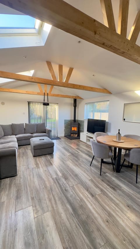 Cozy 2-Bedroom Cottage-Style Home Apartment in Dublin