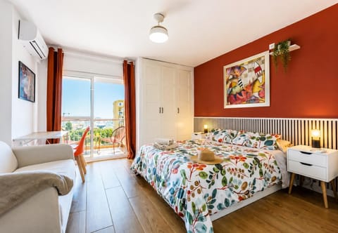 Bed, Photo of the whole room, Seating area, Bedroom, air conditioner