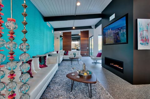 Navigate Stays Top Rated Luxury Villa w Pool House in Palm Springs
