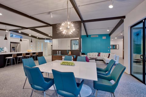 Navigate Stays Top Rated Luxury Villa w Pool House in Palm Springs