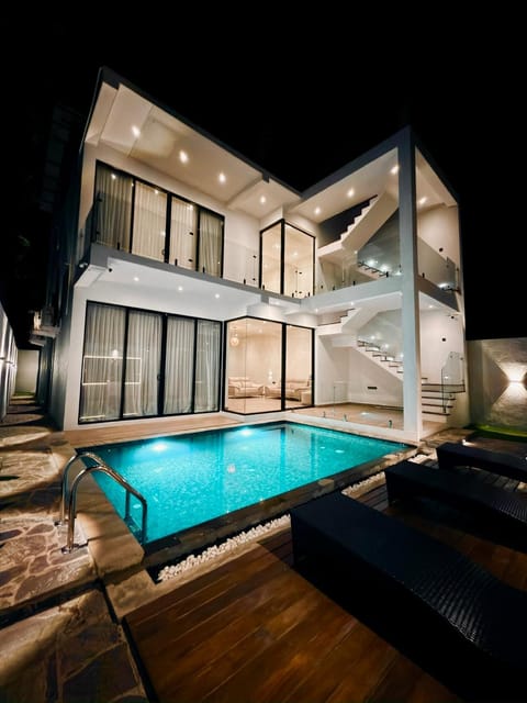 Night, Swimming pool