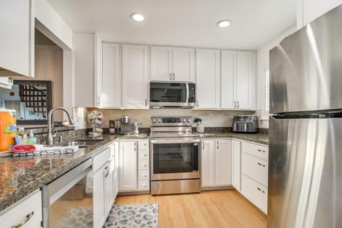 1 Block to Sunset Beach Dog-Friendly Family Home House in Sunset Beach