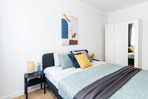 Bed, Bedroom, wardrobe