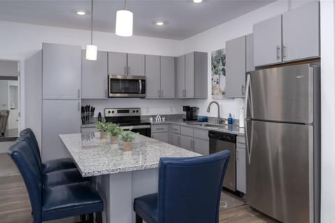 PetFriendly Getaway with Pool and Gym Apartment in Pelham