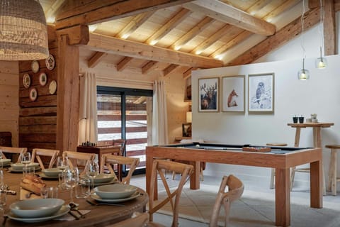 Billiard, Dining area