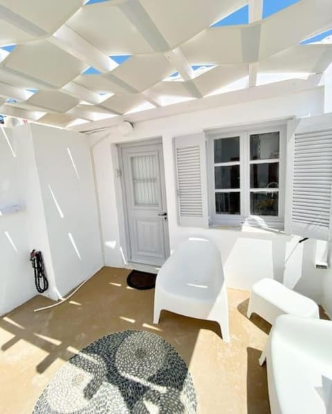 Cabarnus House House in Paros