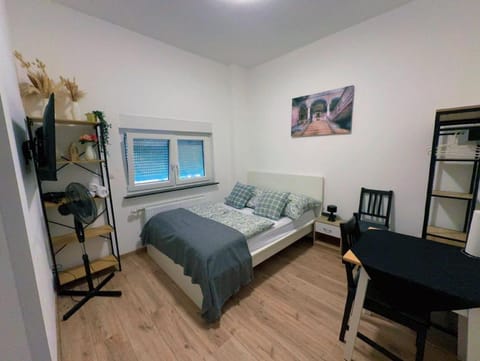 92 City Rooms Vacation rental in Koblenz