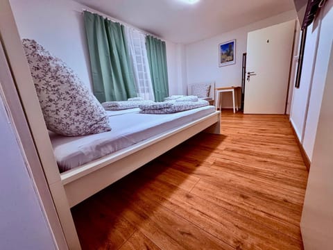 92 City Rooms Vacation rental in Koblenz
