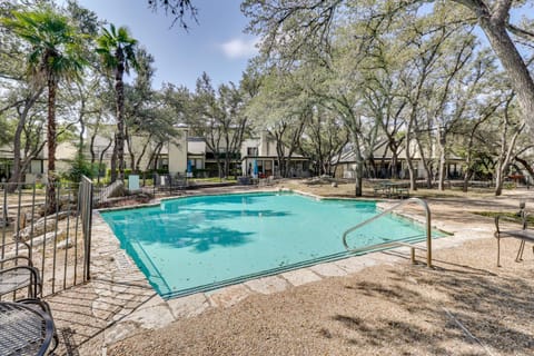 Family Retreat half Mi to Lake Travis Pets Welcome Apartment in Lakeway