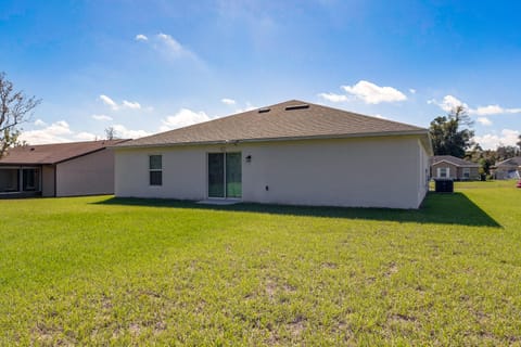 3 Mi to SummerGlen Golf Club Ocala Getaway! House in Florida