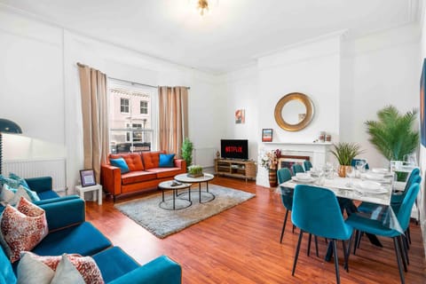 TV and multimedia, Living room, Dining area