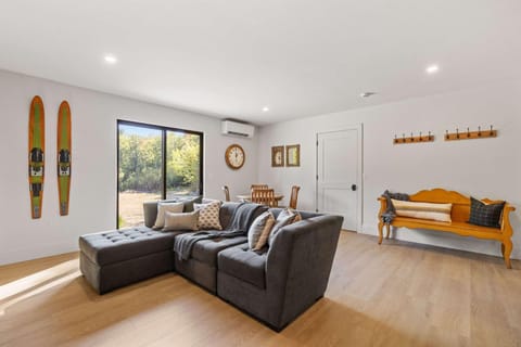 Le Petit Flat - 2 Bed 1 Bath One Level Apartment Apartment in Lake Sunapee