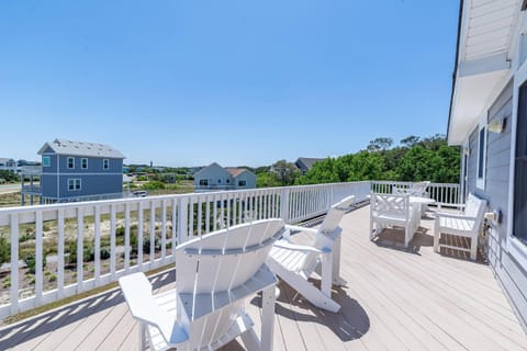 Mahalo - Villages at Ocean Hill, 430 Yds to Beach, Pool, Hot Tub, Pets OK, Community Amenities House in Corolla