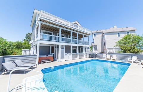 Mahalo - Villages at Ocean Hill, 430 Yds to Beach, Pool, Hot Tub, Pets OK, Community Amenities House in Corolla