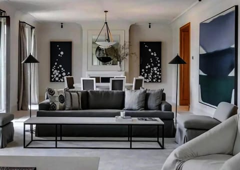 Living room, Seating area