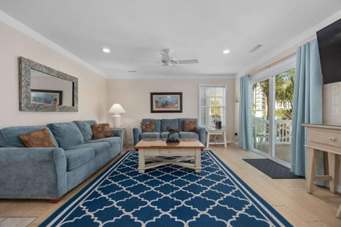 TV and multimedia, Living room, Photo of the whole room, Seating area