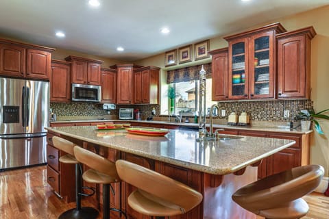 Upscale Group Getaway in Orem with Private Hot Tub House in Orem