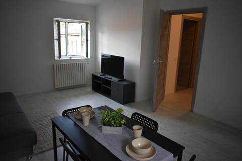 TV and multimedia, Living room, Seating area, Dining area, Evening entertainment, internet