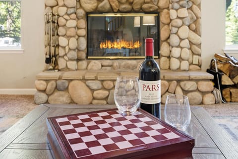 The Trailhead Hot Tub, Hikes & Night Skies House in Shaver Lake