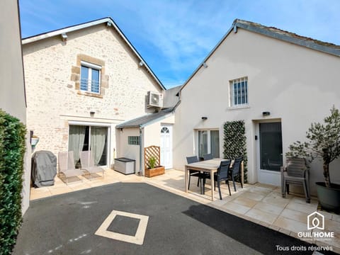 Patio, Facade/entrance, BBQ facilities, Balcony/Terrace, Balcony/Terrace, Dining area, Parking, sunbed