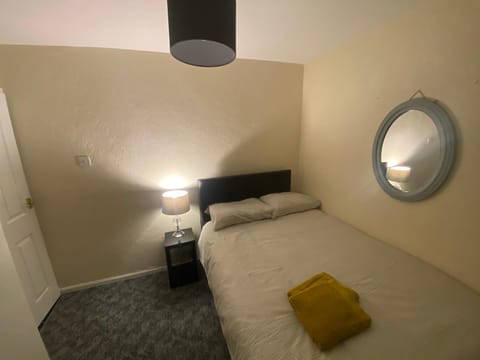 meadow house close to city center OVER 25 ONLY kids with adults allowed House in Belfast