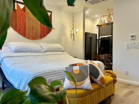 Home in Heart of Wilton Drive, 4 Mi to Beach Apartment in Wilton Manors