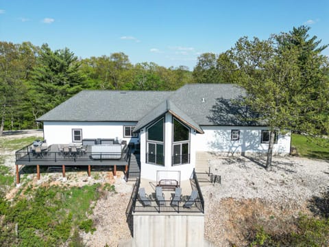 Property building, Day, Natural landscape, Garden