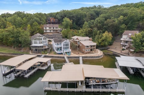 Property building, Day, Bird's eye view
