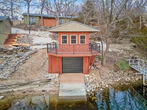 Property building, Day