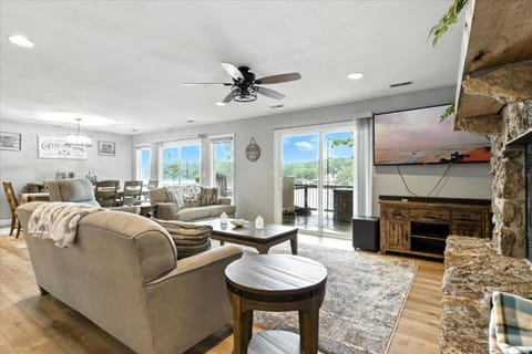 TV and multimedia, Living room, Seating area