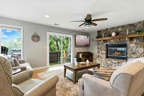 TV and multimedia, Living room, Seating area