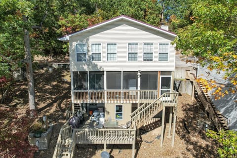 Property building, Day, Bird's eye view, View (from property/room)