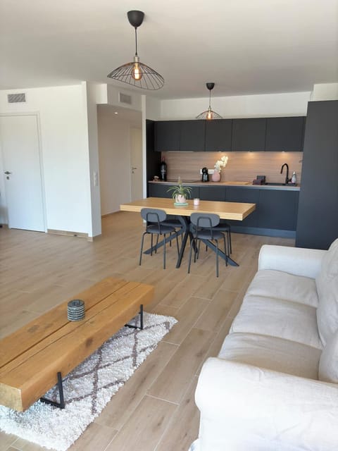 Kitchen or kitchenette, Living room, Dining area