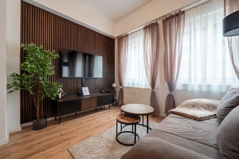 TV and multimedia, Seating area, Evening entertainment