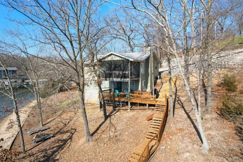 Property building, Day
